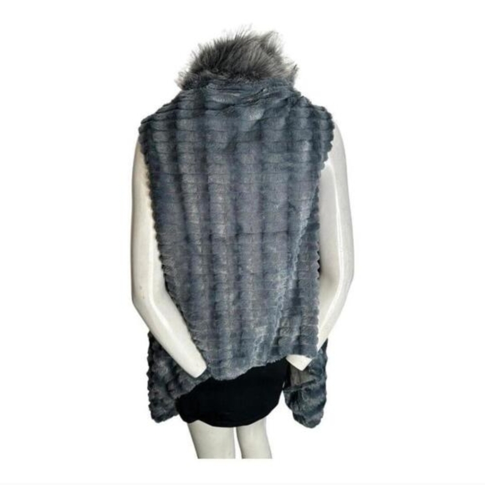 Modena Grey Faux Fur Vest - Picture 3 of 6